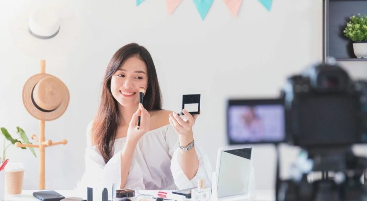 Sự bùng nổ của hình thức livestream